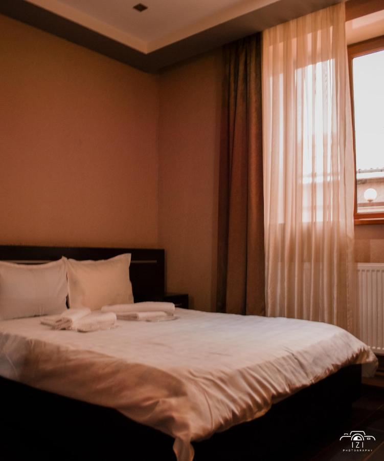 Hotel Sv Ninotsminda Zewnętrze zdjęcie